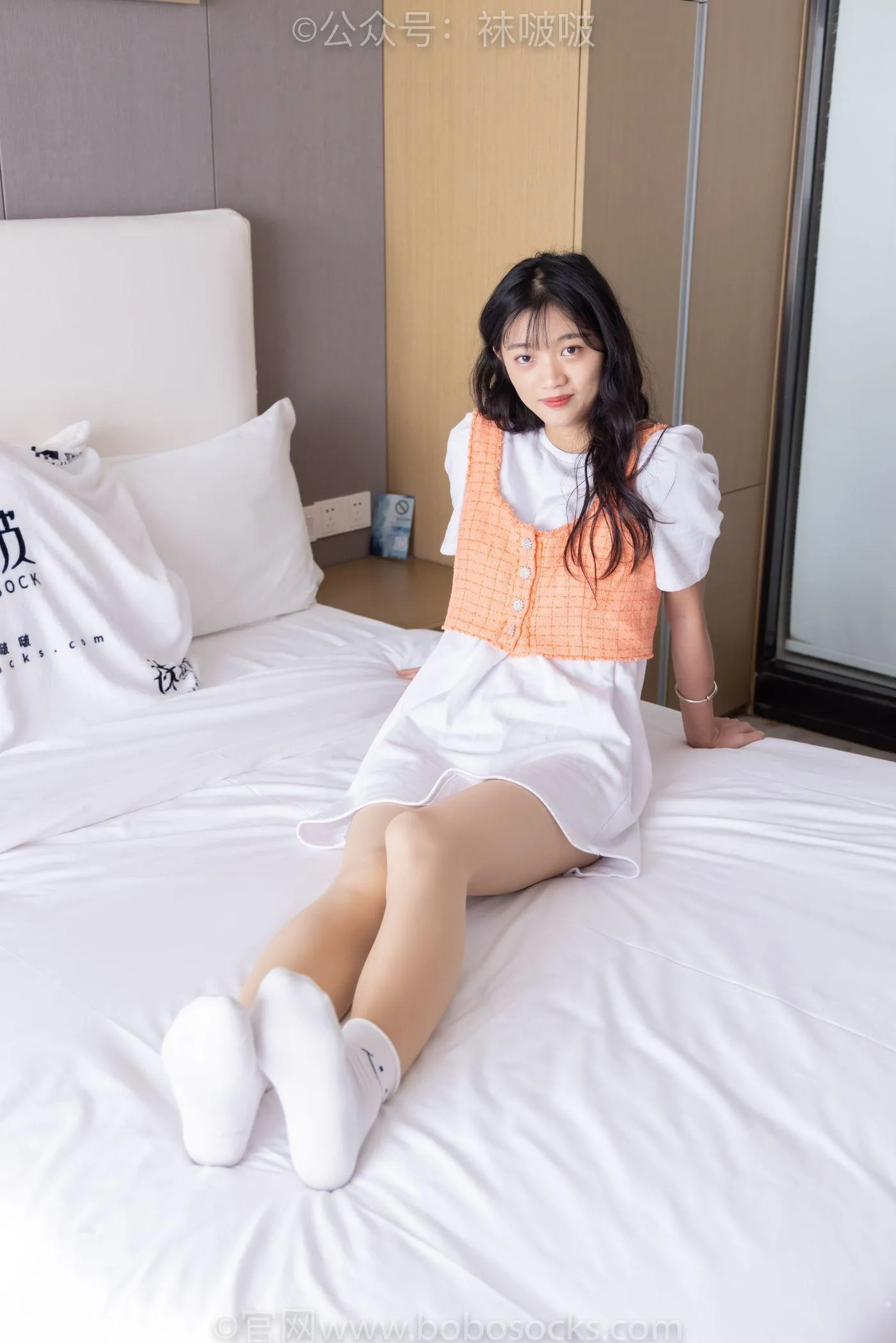 [BoBoSocks袜啵啵]NO.062 涵涵-运动鞋、白棉袜、厚肉丝 [145P]插图7